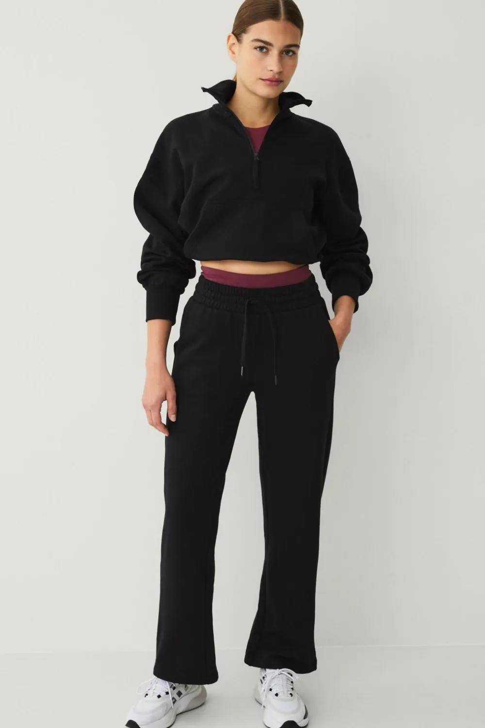 Ellos STUDIO Sweatbukser med lige bener Sort Clearance