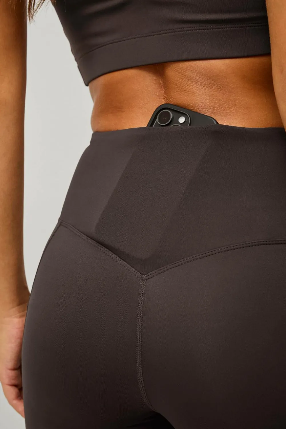 Ellos STUDIO Træningstights Hip Pocket Core Mørkebrun Outlet