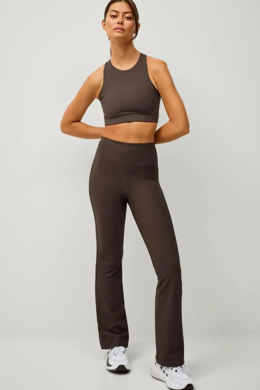 Ellos STUDIO Træningstights Flare Structure Tights Mørkebrun Best