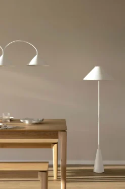 Globen Lighting Gulvlampe Cannes White New