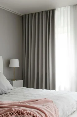 Hasta Mørklægningsgardiner>Mørklægningsgardin Dokie XL Lysegrå