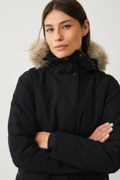 Áhkká Jakker & Frakker><noscript><img width=