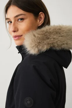 Áhkká Jakker & Frakker><noscript><img width=