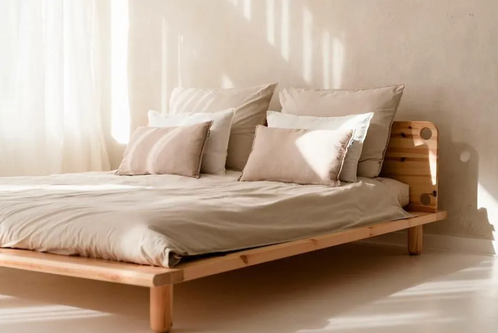 Karup Design Peek Bed Klart lakeret Hot