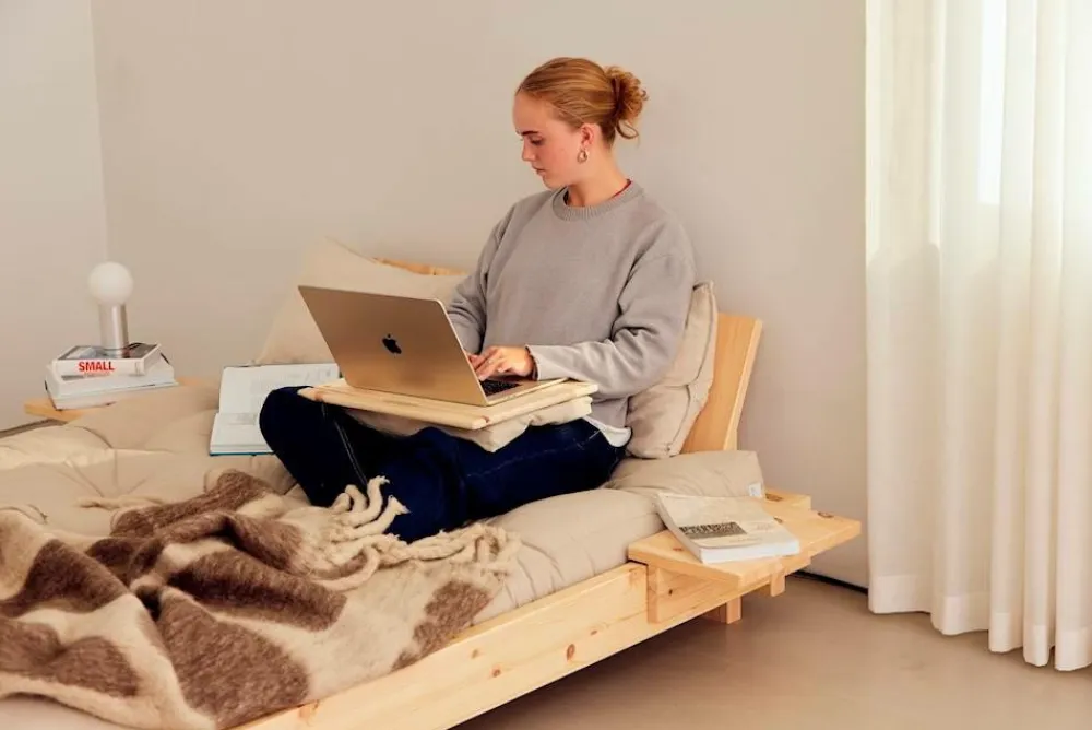 Karup Design Social Seng Carob brown lacquered Sale