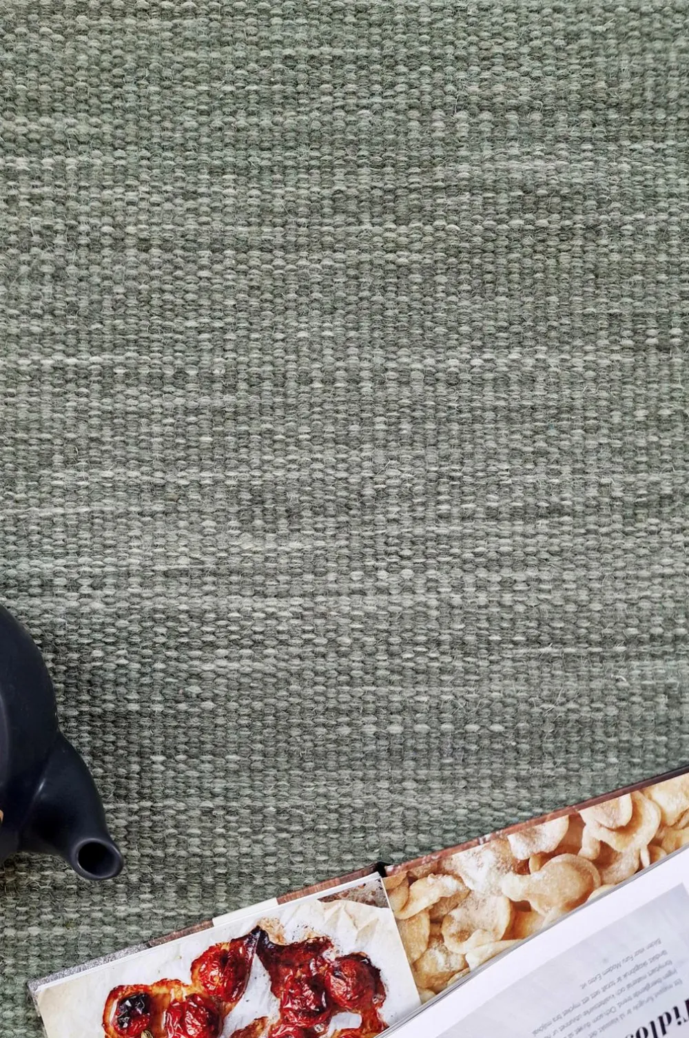 KM Home Uldtæpper>Uldtæppe Birka Grøn mat sort