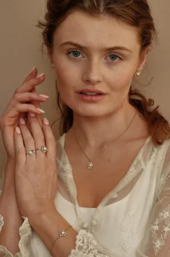 Lily and Rose Ørestikker Emily Pearl Rosaline New