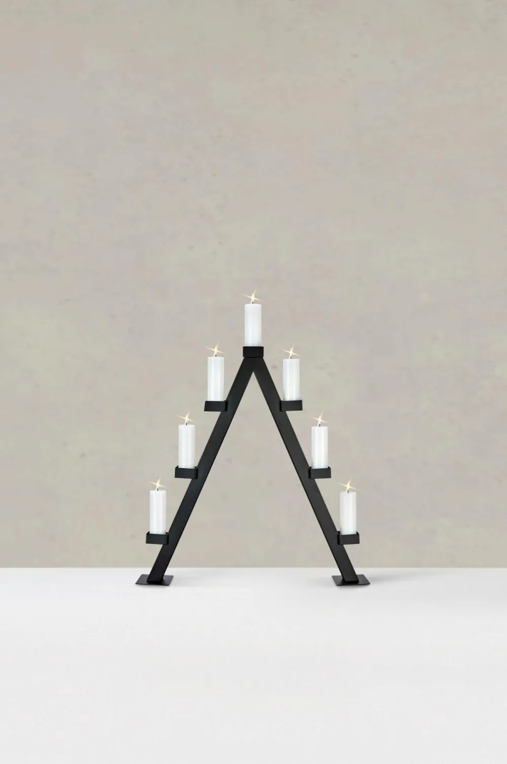 Markslöjd Lysestage Arbor 7L Batteridrevet Sort Discount