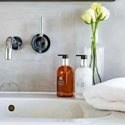 Molton Brown Kropspleje><noscript><img width=