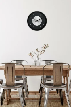 NeXtime Vægure>Vægur Retro Ii Stripes 25 cm Sort/sølv