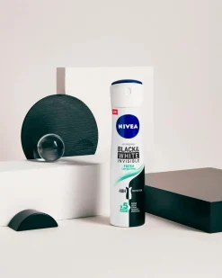 Nivea Black & White Fresh Spray 150 ml Online