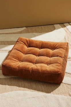 Pastill Luca gulvpude manchester 64x64x15 cm Kanelbrunt fløjl Outlet