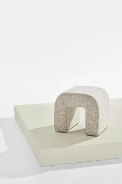 Pastill Puffer & Fodskamler>Odette puf i bouclé 45x41 cm Greige