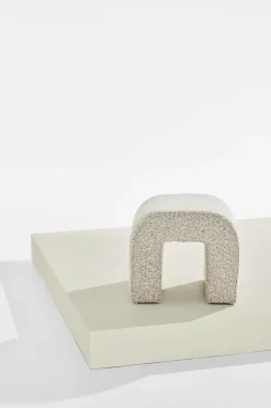 Pastill Puffer & Fodskamler>Odette puf i bouclé 45x41 cm Greige