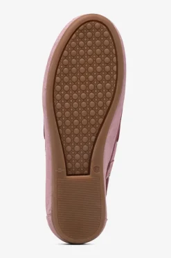 Pavement Loafers><noscript><img width=