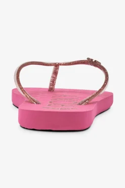 Roxy Sandaler><noscript><img width=