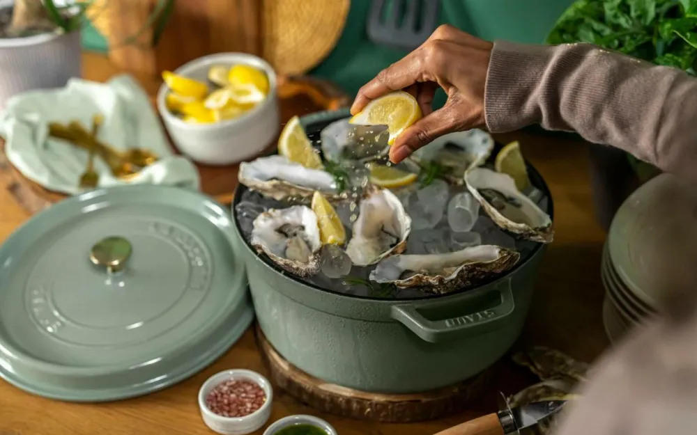 Staub Pander & Gryder>Gjutjärnsgryta 24 cm Eukalyptus Green