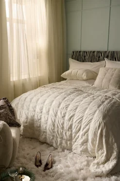 Staycation Sengetæpper>Sengetæppe Pleasent Cremehvid