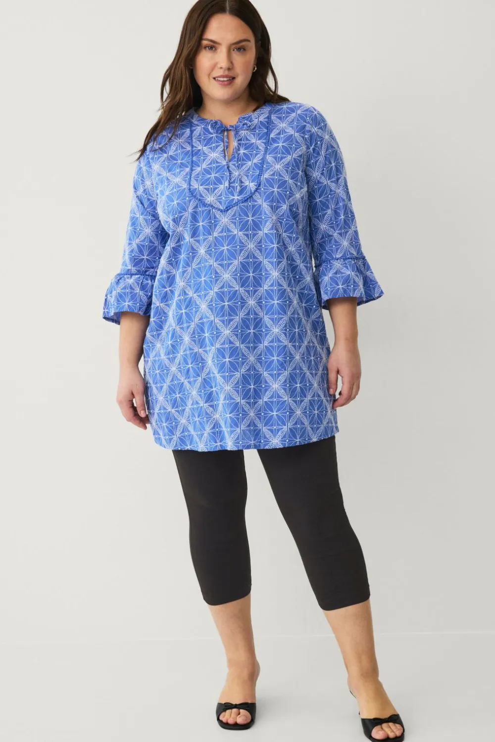 Zizzi Tunikaer>Tunika mAvita L/S Tunic Blue Emb. Aop